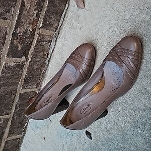 Clark's Artisan Classic Pump Shoes Size 7